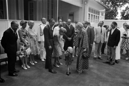 Staatsbezoek aan Indonesie van koningin Juliana en Prins Bernhard ontvangen Nede, Bestanddeelnr 924-8938