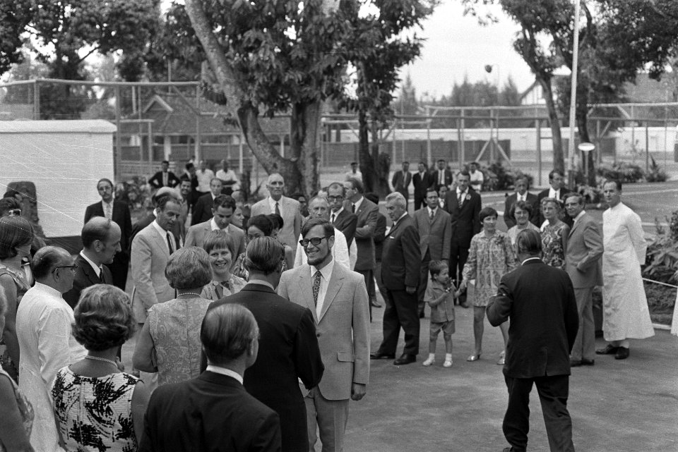 Staatsbezoek aan Indonesie van koningin Juliana en prins Bernhard ontvangen Nede, Bestanddeelnr 924-8935