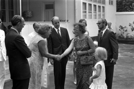 Staatsbezoek aan Indonesie van koningin Juliana en Prins Bernhard ontvangen Nede, Bestanddeelnr 924-8934