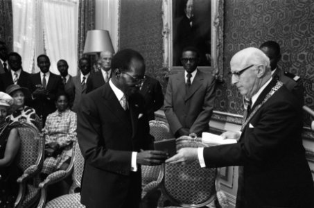 Staatsbezoek president Senghor van Senegal aan Nederland Senghor ontvangen door , Bestanddeelnr 927-5340