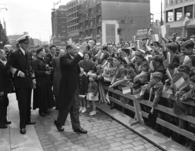 Staatsbezoek Franse president Coty aan Nederland. Derde dag. Rotterdam. Coty gro, Bestanddeelnr 906-6161