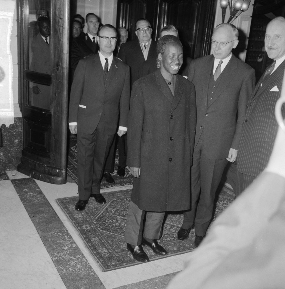 Staatsbezoek president Nyerere van Tanzania, aankomst president Nyerere in Amste, Bestanddeelnr 917-6716
