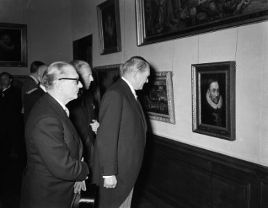 Staatsbezoek Franse president Coty aan Nederland. Tweede dag. Den Haag. bezoek M, Bestanddeelnr 906-6138