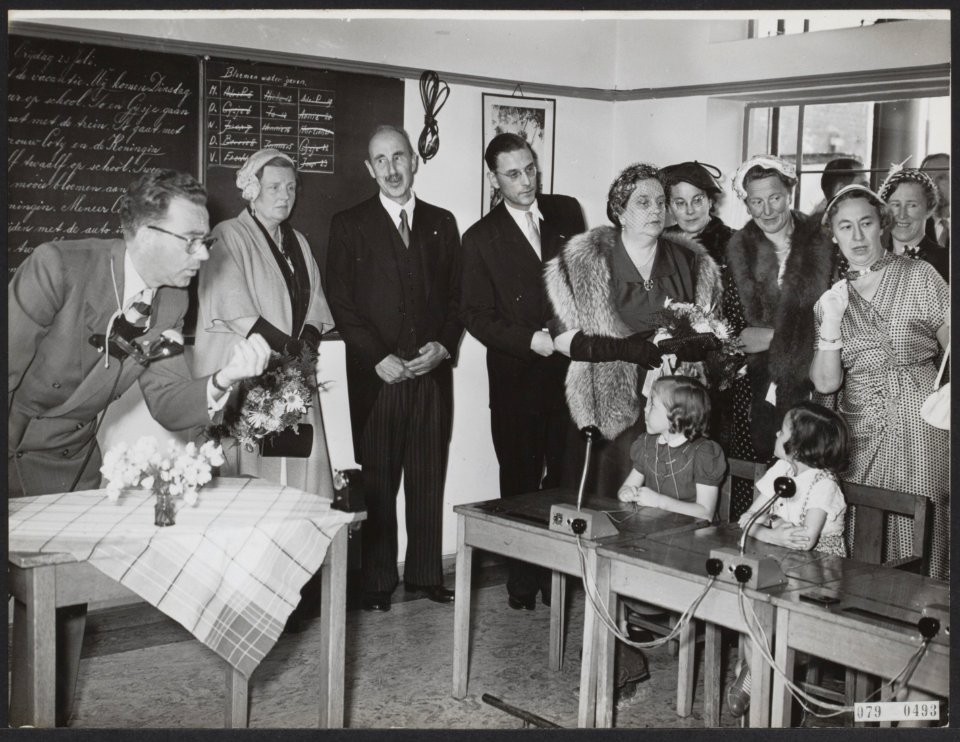 Staatsbezoek Franse president Coty aan Nederland. Koningin Juliana en mevrouw Co, Bestanddeelnr 079-0493