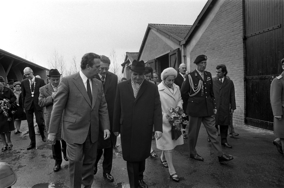 Staatsbezoek President Ceausescu van Roemenie, Ceausescu bezoekt feevokkerij De , Bestanddeelnr 926-3391