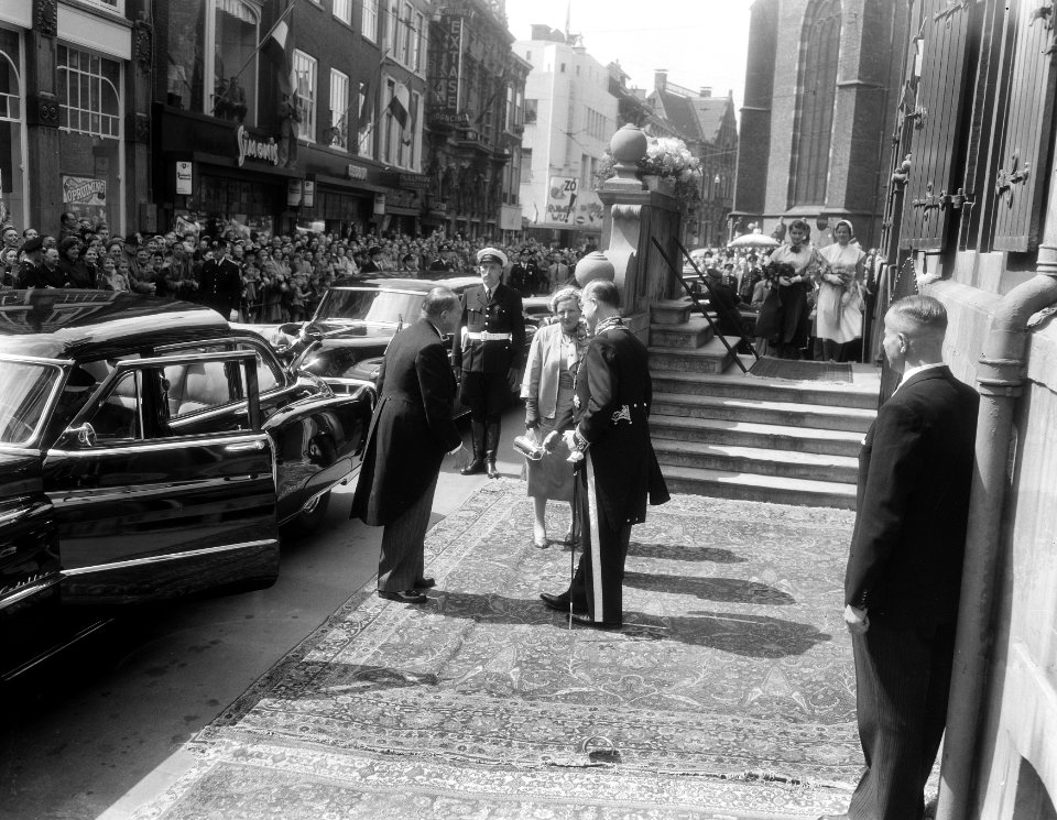 Staatsbezoek Franse president Coty aan Nederland. Tweede dag. Den Haag. bij het , Bestanddeelnr 906-6139