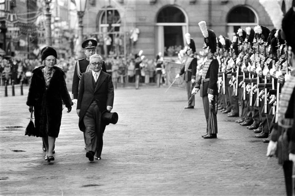 Staatsbezoek President Leone van Italie, koningin Juliana en President Leone ins, Bestanddeelnr 926-7655