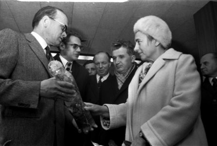 Staatsbezoek President Ceausescu van Roemenie, bezoek aan AKZO-zoutchemie in Bot, Bestanddeelnr 926-3400