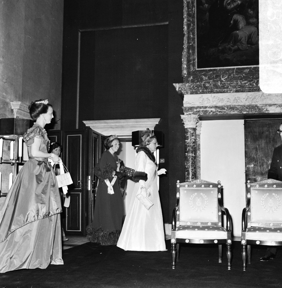 Staatsbezoek Koningin Margrethe en Prins Henrik van Denemarken statiefoto, Bestanddeelnr 928-2407
