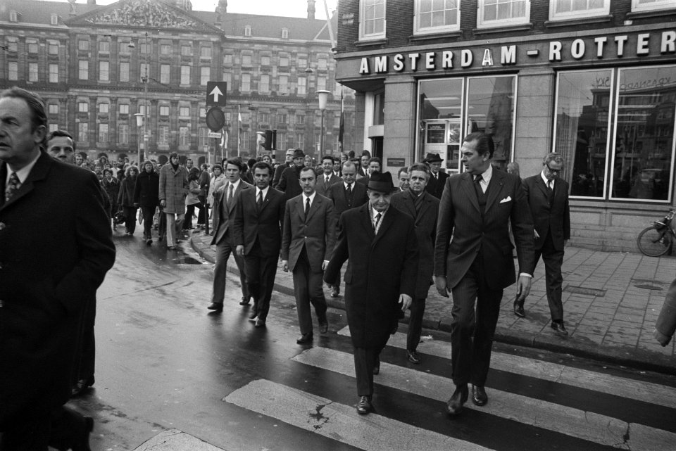 Staatsbezoek President Ceausescu van Roemenie, President Ceausescu en Premier Bi, Bestanddeelnr 926-3406