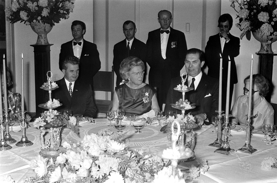 Staatsbezoek President Ceausescu van Roemenie, regeringsdiner in Rijksmuseum, Bestanddeelnr 926-3370