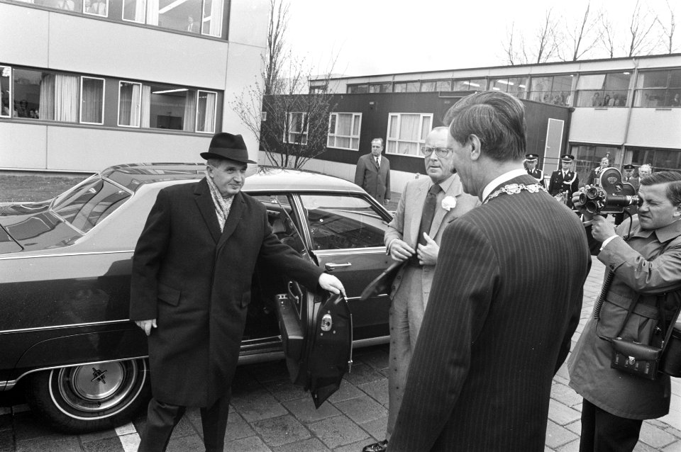 Staatsbezoek President Ceausescu van Roemenie, Ceausescu en echtgenote bezoeken , Bestanddeelnr 926-3363