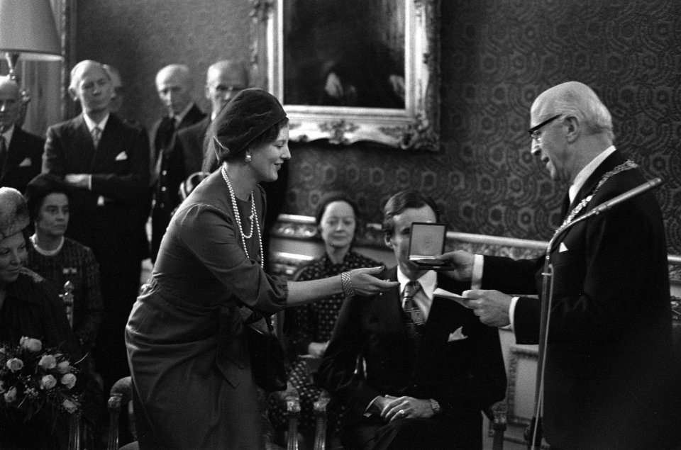Staatsbezoek Koningin Margrethe en Prins Henrik van Denemarken bezoek ambtswoni, Bestanddeelnr 928-2389