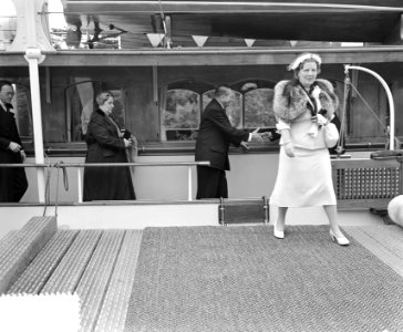 Staatsbezoek Franse president Coty aan Nederland. boottocht Piet Hein aankomst L, Bestanddeelnr 906-6197
