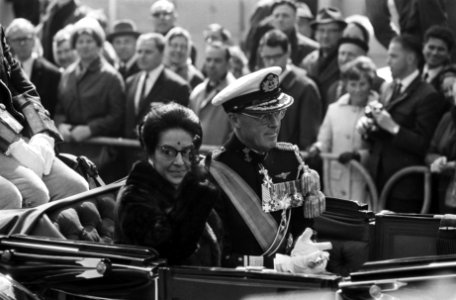 Staatsbezoek Koningin en Koning van Nepal, Koningin van Nepal en prins Bernhard , Bestanddeelnr 920-2611