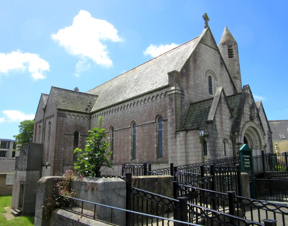 St Patrick's RC Church, Beachfield Road, Sandown (July 2016) (2)