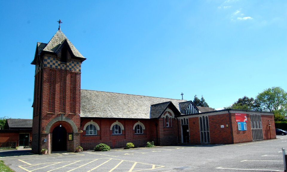 St Patrick's Church, Manor Road, Hayling Island (May 2019) (6)
