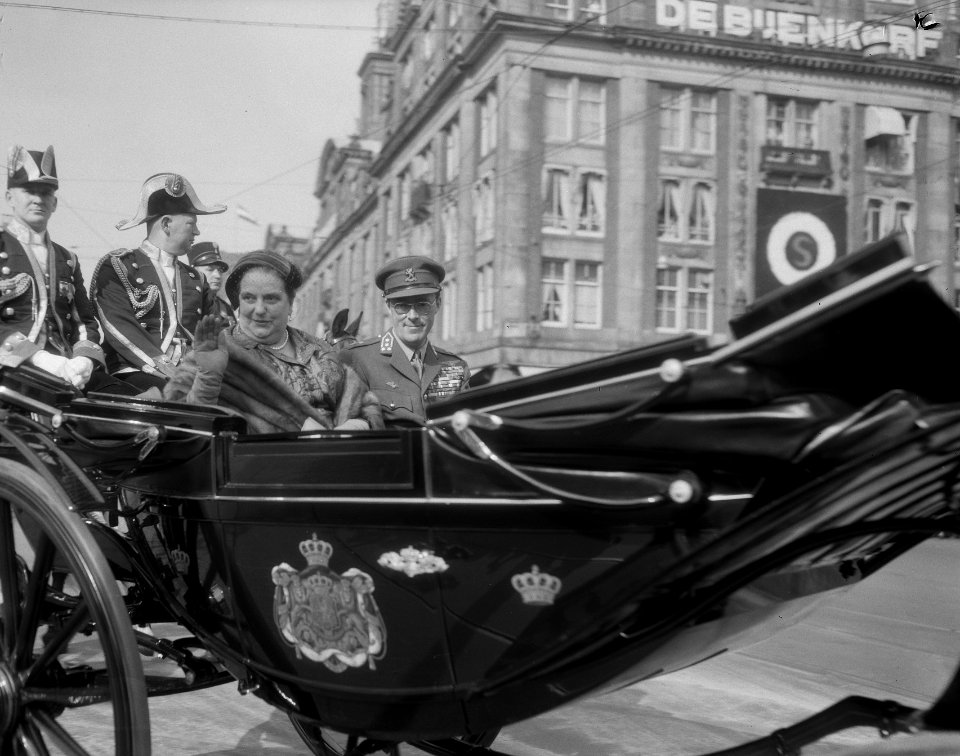 Staatsbezoek Franse president Coty aan Nederland. Amsterdam, middag rijtoer, ri…, Bestanddeelnr 906-6085