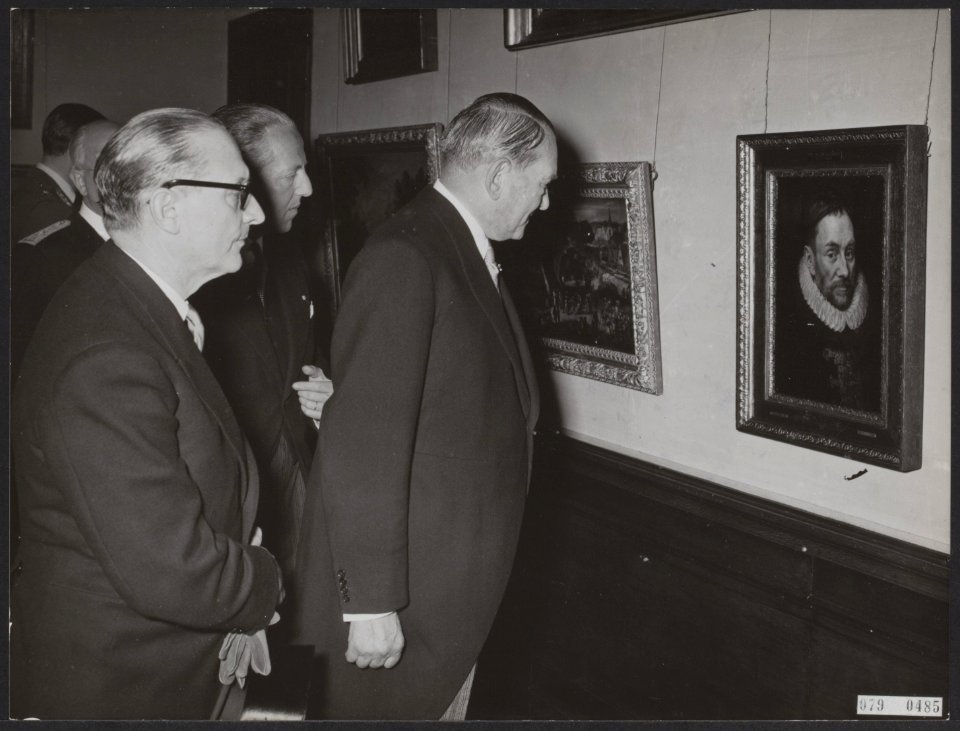 Staatsbezoek Franse president Coty aan Nederland. Coty bezichtigt in het Maurits, Bestanddeelnr 079-0485