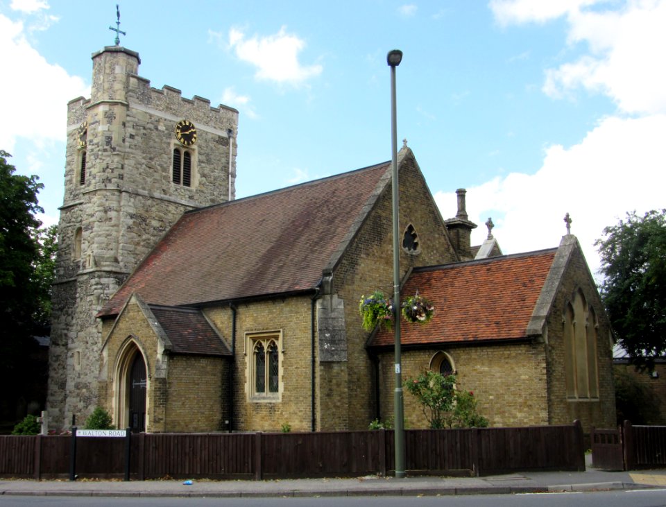 St Peter's Church, Walton Road, West Molesey (NHLE Code 1377505) (July 2015) (4)