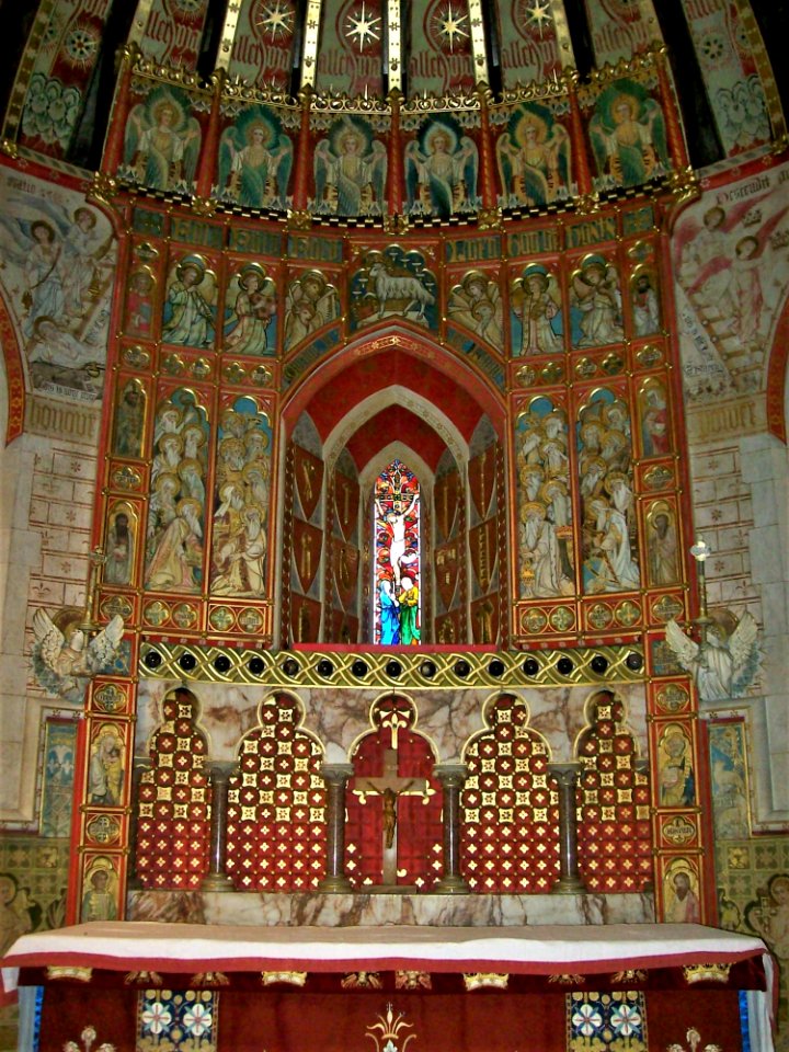 St Peter, Hascombe, high altar 2