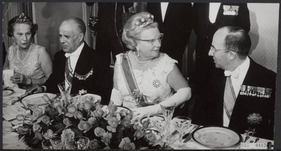 Staatsbanket staatsbezoek president Bourguiba van Tunesië. Koningin Juliana en p, Bestanddeelnr 015-0887