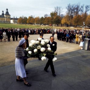 Staatsbezoek koningin Juliana en Prins Bernhard aan West Duitsland koningin Ju, Bestanddeelnr 254-8993