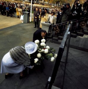 Staatsbezoek koningin Juliana en Prins Bernhard aan West Duitsland koningin Ju, Bestanddeelnr 254-8998
