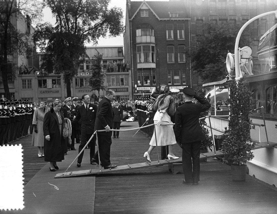 Staatsbezoek Franse president Coty aan Nederland. boottocht vertrek Amsterdam me, Bestanddeelnr 906-6203