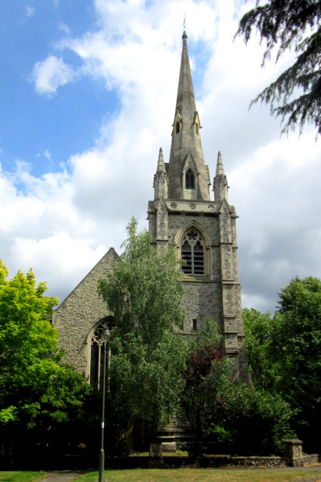 St Paul's Church, Church Road–Palace Road, East Molesey (NHLE Code 1031856) (July 2015) (5)