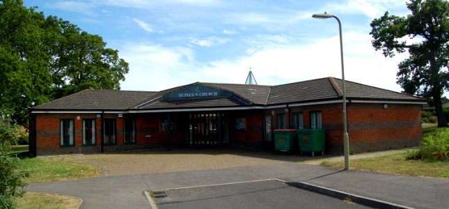 St Paul's Church, Chamberlayne Road, Pilands Wood estate, Bursledon (May 2019) (2)