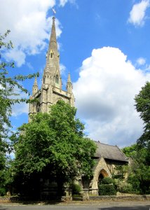 St Paul's Church, Church Road–Palace Road, East Molesey (NHLE Code 1031856) (July 2015) (4)