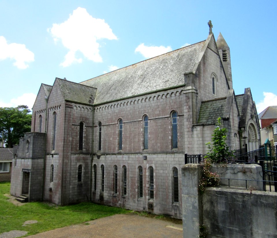 St Patrick's RC Church, Beachfield Road, Sandown (July 2016) (1)