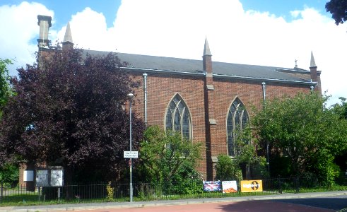 St Philip's Church, Hawthorn Crescent, Highbury, Cosham (NHLE Code 1333221) (August 2017) (4)