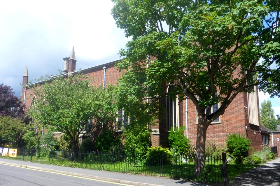 St Philip's Church, Hawthorn Crescent, Highbury, Cosham (NHLE Code 1333221) (August 2017) (1)