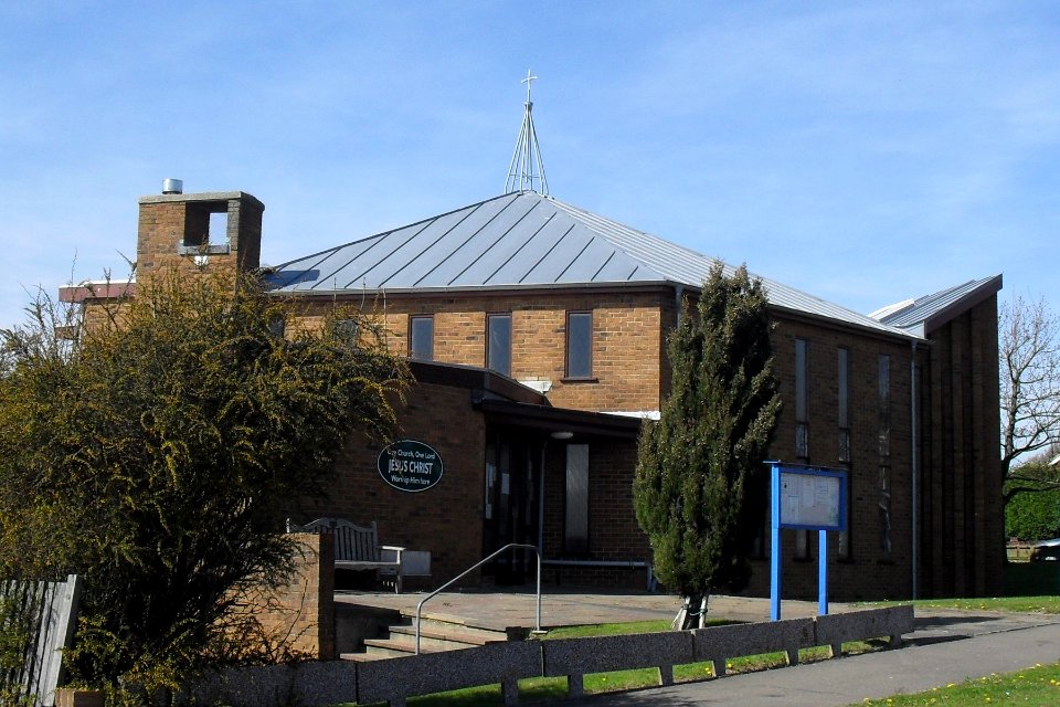 St Peter and St Paul's Church, Parkstone Road, Silverhill Park, Hastings (April 2010) (1)