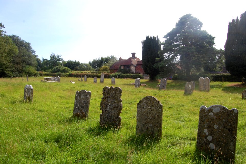 St Peter-on-the-Green Church, Staple Ash Lane, Froxfield Green (NHLE Code 1237145) (July 2019) (Churchyard) (2)