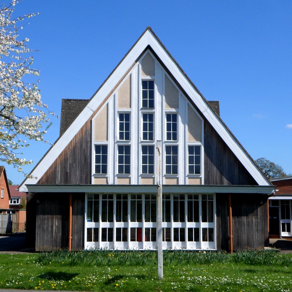 St Peter's Church, Hazel Avenue, Bellfields, Guildford (April 2014) (2)