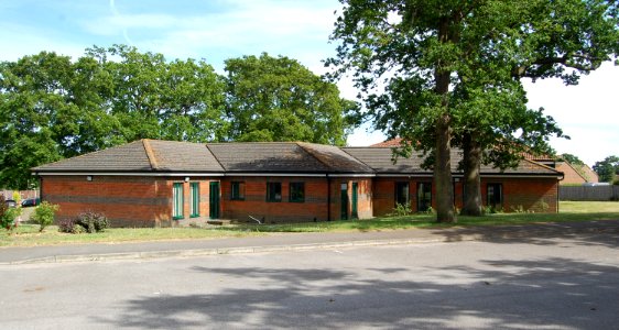 St Paul's Church, Chamberlayne Road, Pilands Wood estate, Bursledon (May 2019) (4)
