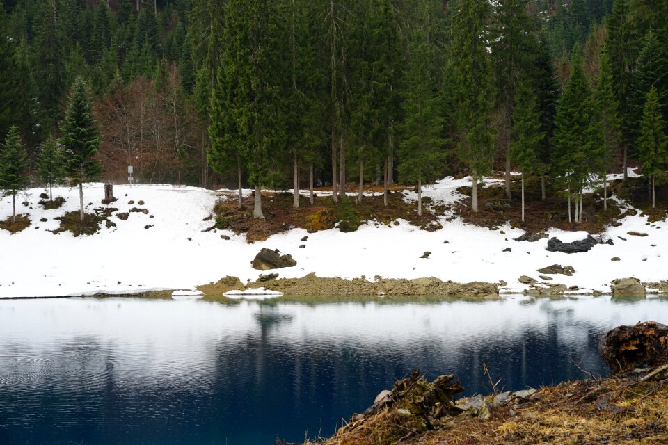 Winter bergsee alpine photo