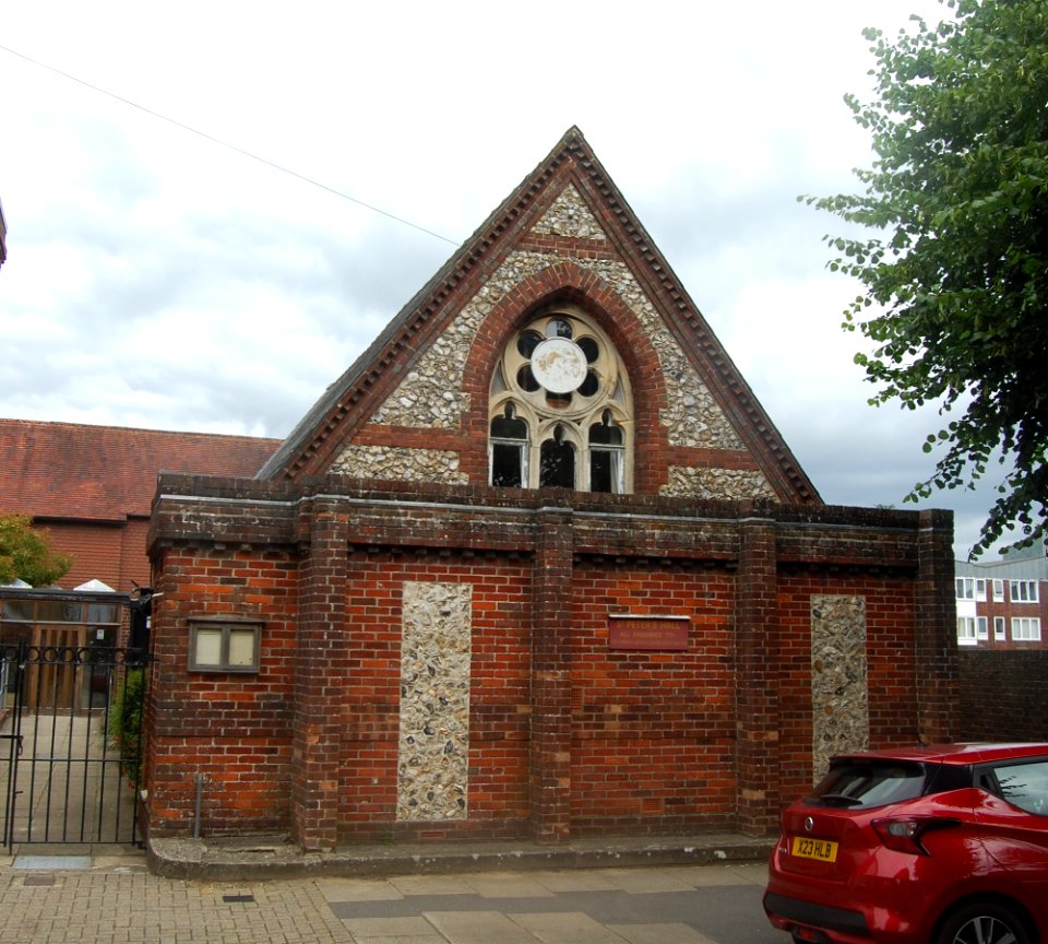 St Peter's Hall (former Wesleyan Chapel), St Peter's Road, Petersfield (July 2019) (2)