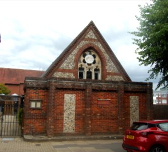 St Peter's Hall (former Wesleyan Chapel), St Peter's Road, Petersfield (July 2019) (2)