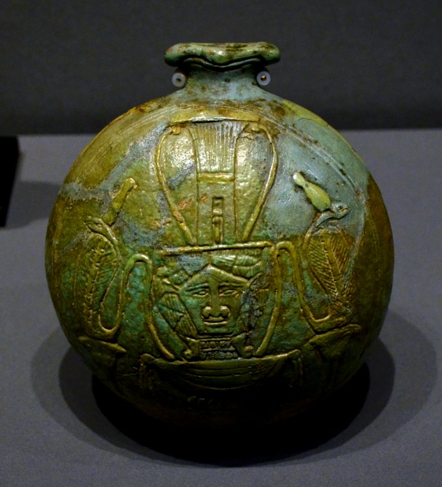 Staatliches Museum Ägyptischer Kunst München Flask Sistrum Hathor 25102016 1