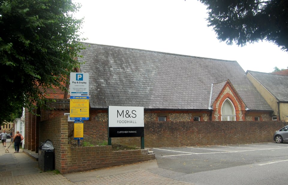 St Peter's Hall (former Wesleyan Chapel), St Peter's Road, Petersfield (July 2019) (1)