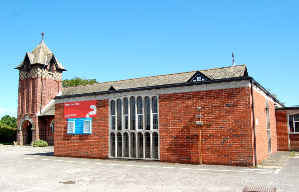 St Patrick's Church, Manor Road, Hayling Island (May 2019) (3)