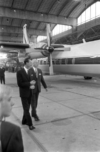 Staatsbezoek. Bezoek van prins Bernhard en Groothertog aan Fokker, Bestanddeelnr 920-7003