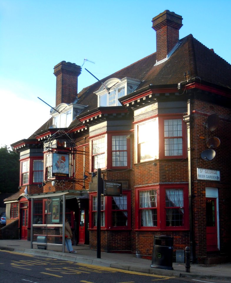 St George pub, High Street, Portslade (November 2015)