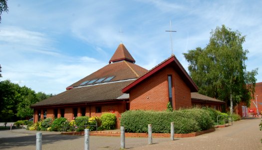 St Peter's Church, Shakespeare Road, Boyatt Wood, Eastleigh (June 2019) (6)