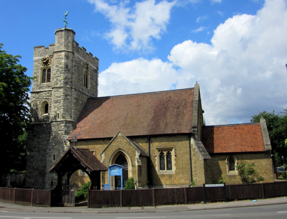 St Peter's Church, Walton Road, West Molesey (NHLE Code 1377505) (July 2015) (6)