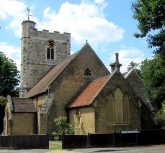 St Peter's Church, Walton Road, West Molesey (NHLE Code 1377505) (July 2015) (2)
